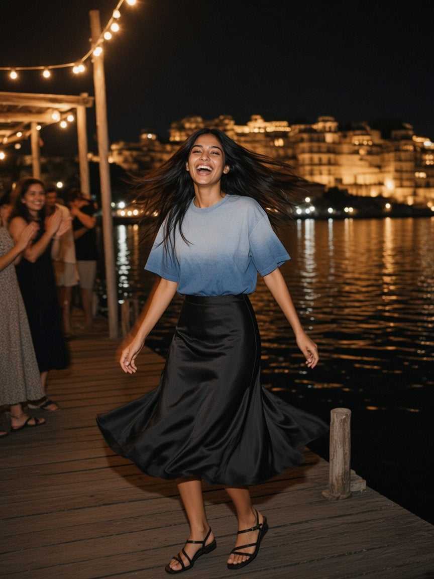 Sunfade T-Shirt in Dark Blue, à deux, worn by her