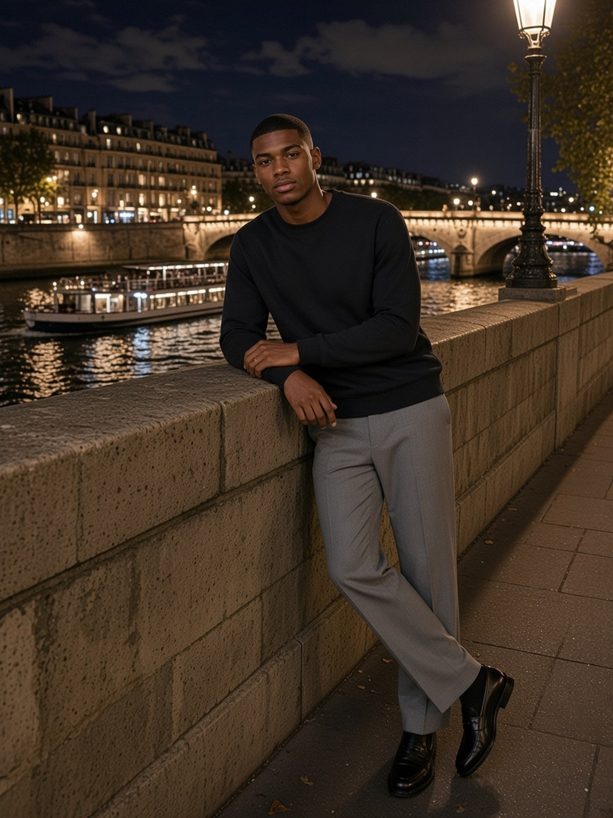 Man in the Oversized Crewneck Sweatshirt in Black, model front