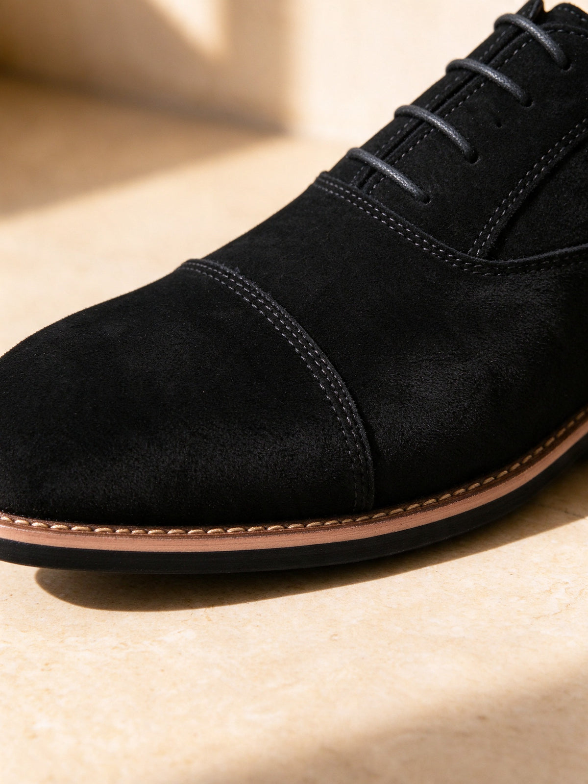 The Velvet Rope Oxford in black, detail of 